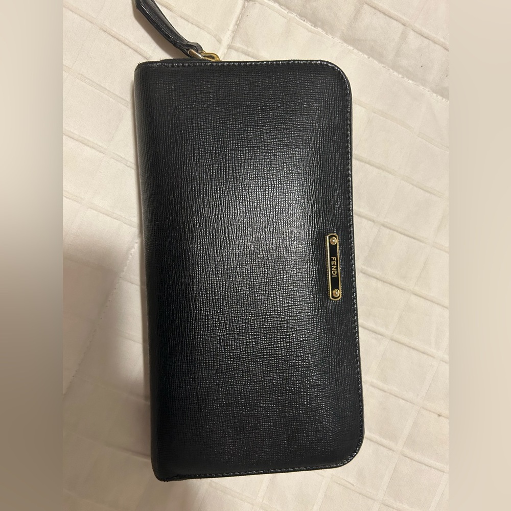 Fendi wallet used but in excellent condition